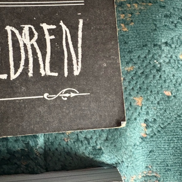 LAST CHANCE Miss Peregrine's Home for Peculiar Children Books 1-4 - Picture 2 of 5